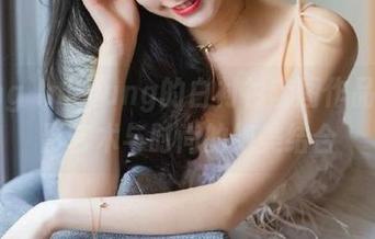Kang Inkyung的白衬衫套图作品：摄影艺术与时尚的绝美结合